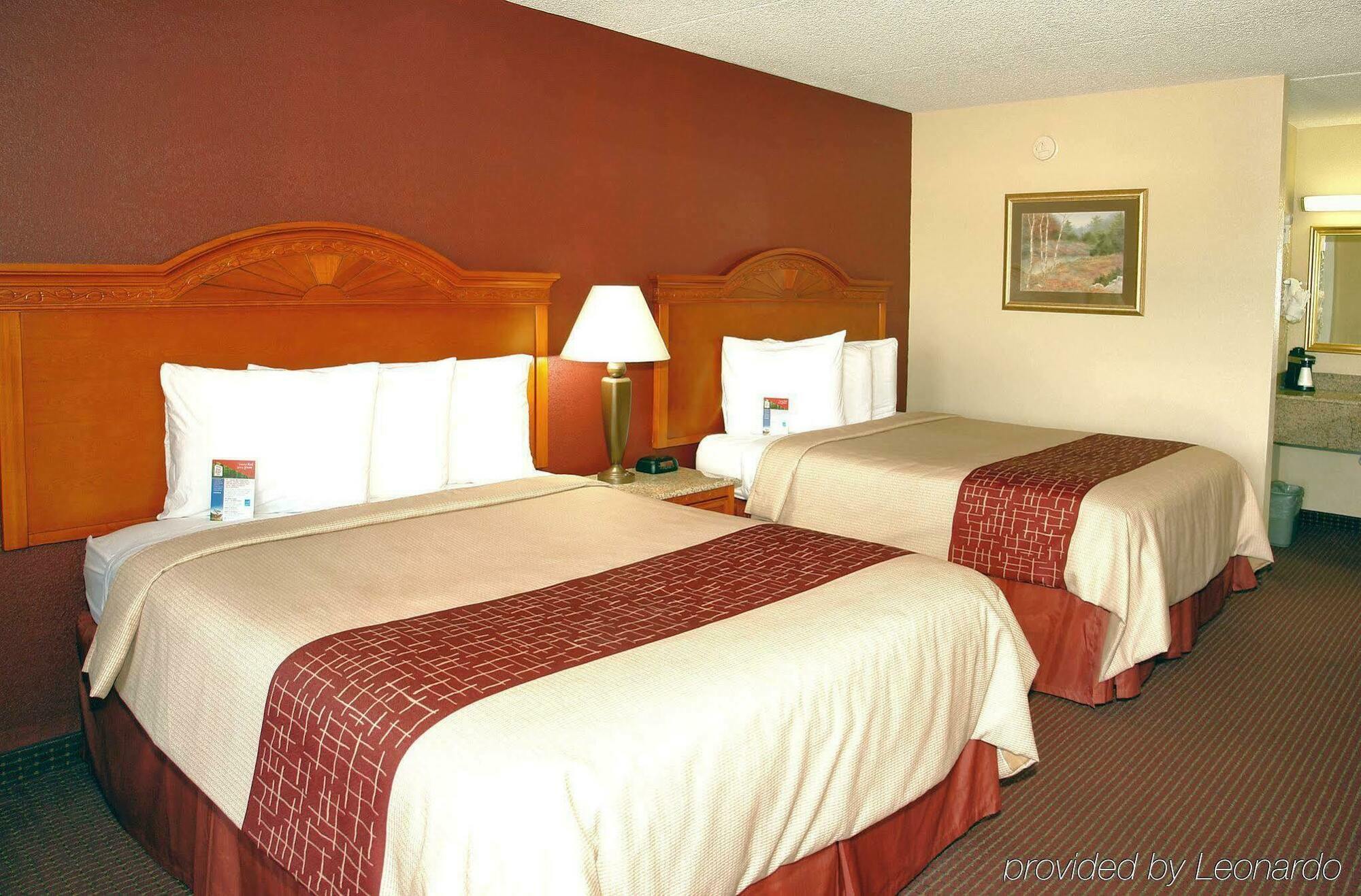 Red Roof Inn & Suites Pigeon Forge Parkway Exterior foto